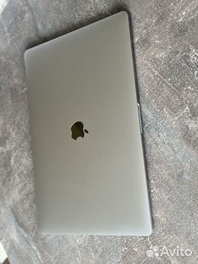 Macbook Pro 15 2018 i7 16/512gb