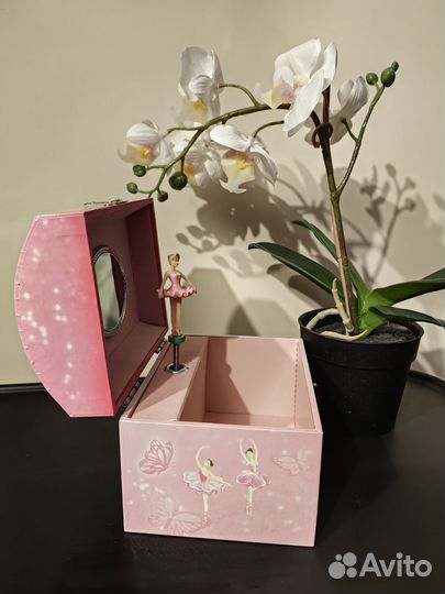 Шкатулка музыкальная новая для девочки