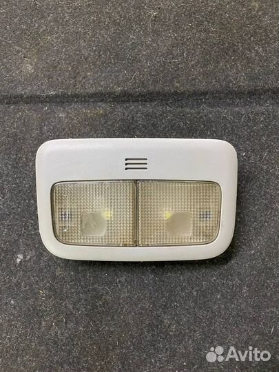 Плафон освещения toyota yaris