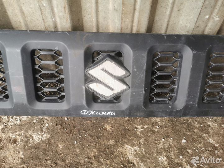 Решетка радиатора Suzuki Jimny 4