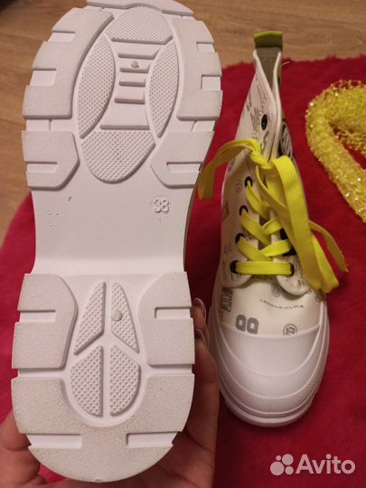 Продаю ботинки джинсовые 38 размер