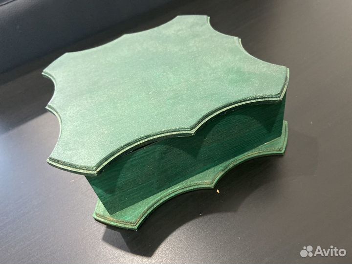 Шкатулка изумрудная