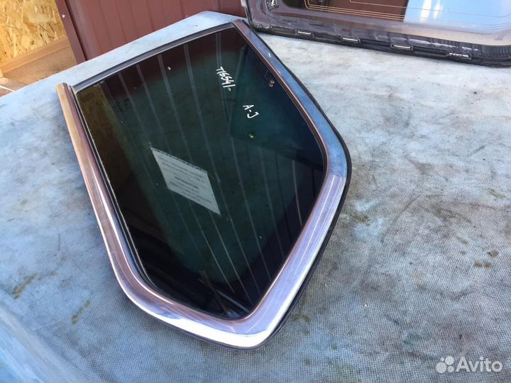 Форточка задняя левая универсал Opel Astra J