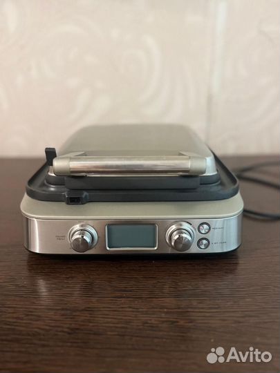 Вафельница bork g702