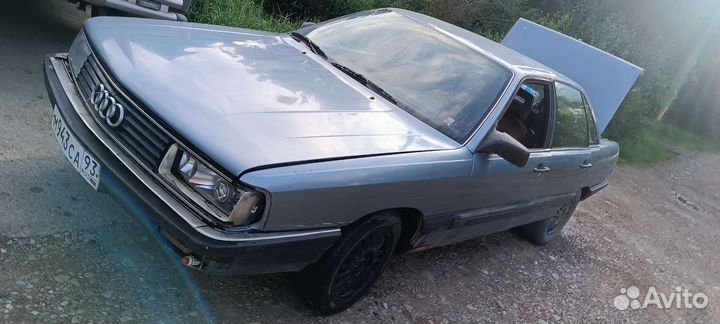 Капот Ауди 200