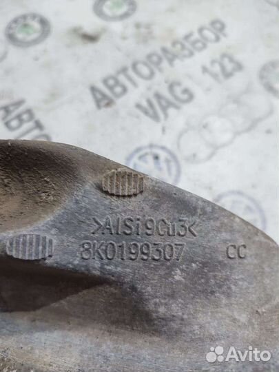 Кронштейн двигателя левый Audi A4 B8 1.8 cdhb