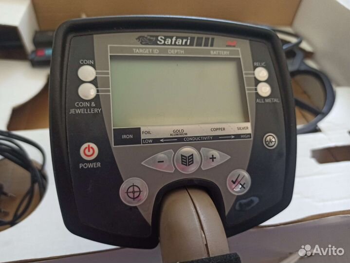 Мультичастотный металлоискатель Minelab Safari
