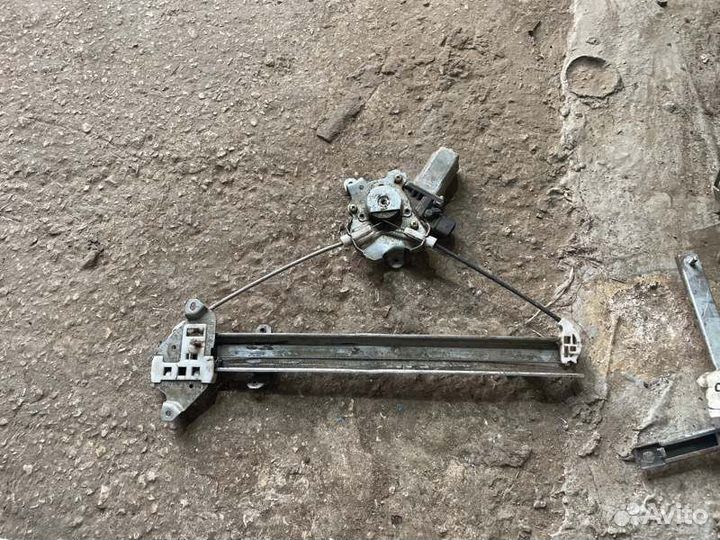 Стеклоподъемник задний правый Mitsubishi Lancer 9