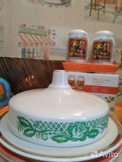 Посуда СССР маслёнка, сахарница салатник