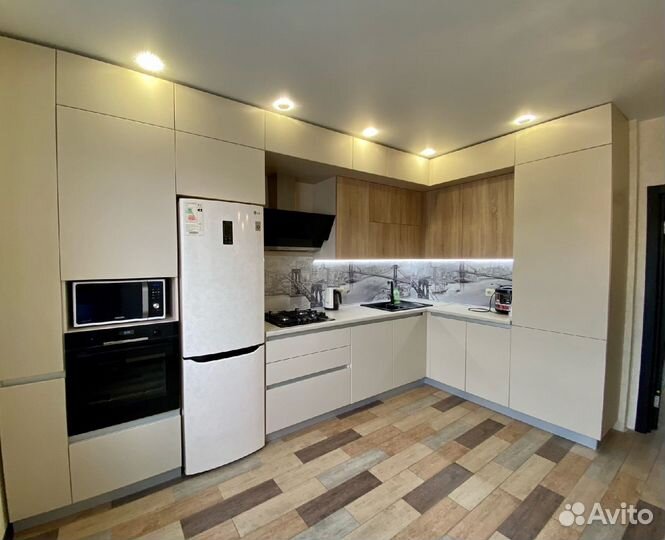 Угловая кухня на заказ. Фабрика в Челябинске