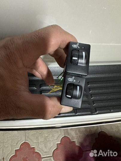 Клавеши подогрева сидений Toyota Prado Xilux