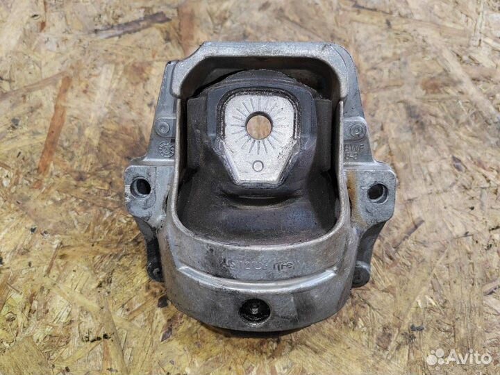 Подушка крепления двигателя Audi Q5 8R 2010