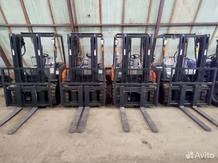 Вилочный погрузчик DOOSAN D30NX, 2023