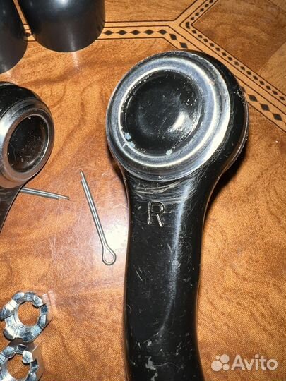 Рулевой наконечник левый правый Паджеро 4