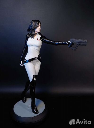 Коллекционная фигурка Миранда Mass Effect