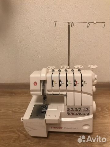 Коверлок Singer