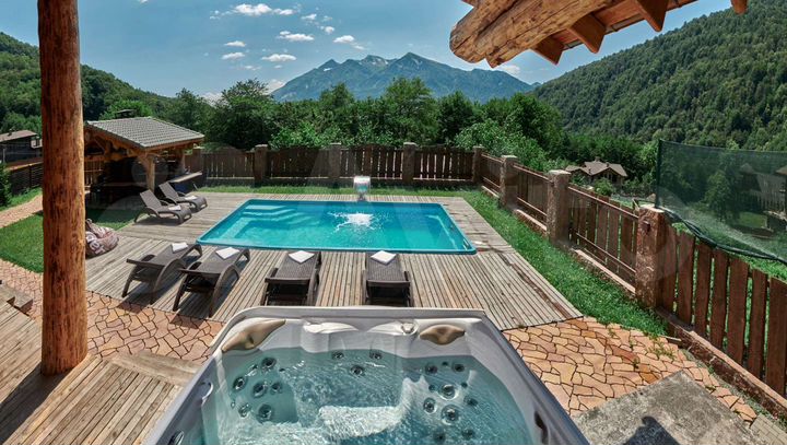 Дом 340 м² на участке 7,5 сот.