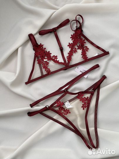 Комплект нижнего белья новый сетка 44