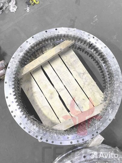 Опорно-поворотный круг Hyundai R300LC-9 81N8-00022