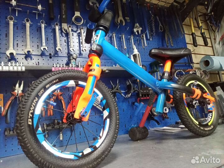 Беговел BTwin 900