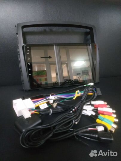 Магнитола Mitsubishi Pajero 4 Android