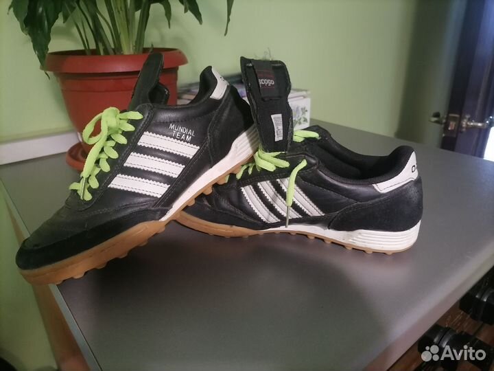 Бутсы футбольные сороконожки adidas