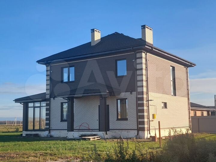 Коттедж 180 м² на участке 6 сот.