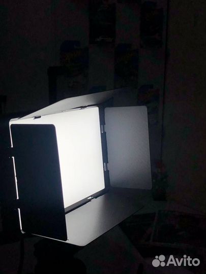 Светодиодный Видеосвет с штативом