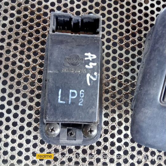 Кнопка стеклоподъемника Nissan Cefiro A32