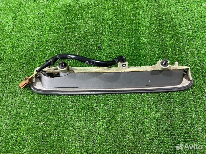 Стоп-сигнал задний Nissan Avenir