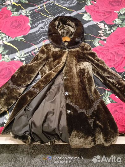 Шуба мутоновая с капюшоном 48