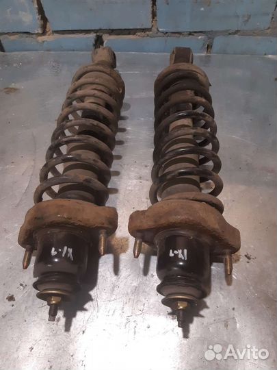 Задние стойки амортизатора на Mitsubishi lancer 9