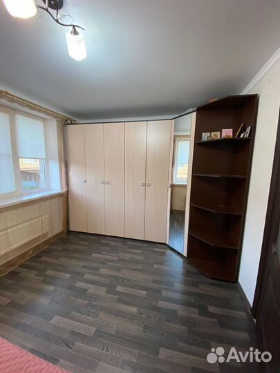 Шкаф распашной