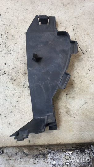 Воздуховод радиатора левый Mercedes-Benz B-Class