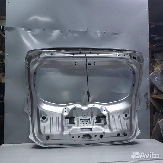 Крышка багажника Renault Sandero 2 K7M812 2019