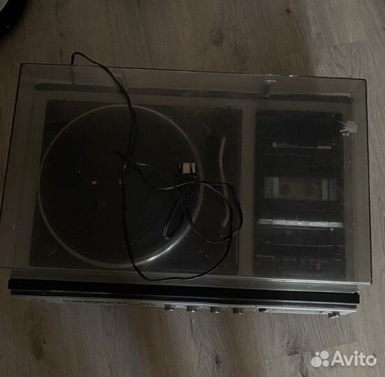 Проигрыватель с колонками 