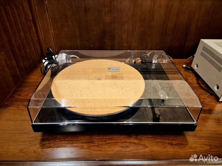 Pro-Ject Debut Carbon Проигрыватель винила