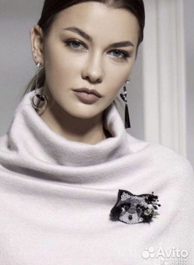 Авторская брошь ручной работы Котик