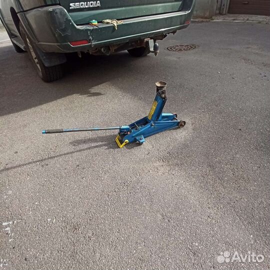 Домкрат гидравлический подкатной 3 т