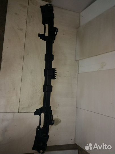 Усилитель (наполнитель) переднего бампера Range Ro