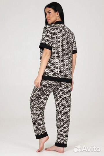 Костюм женский