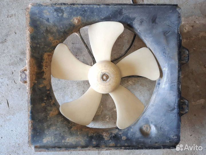 Вентилятор радиатора Toyota Celica ST182 3SGE