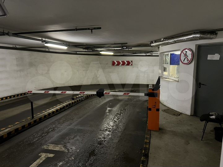 Машиноместо, 10 м²