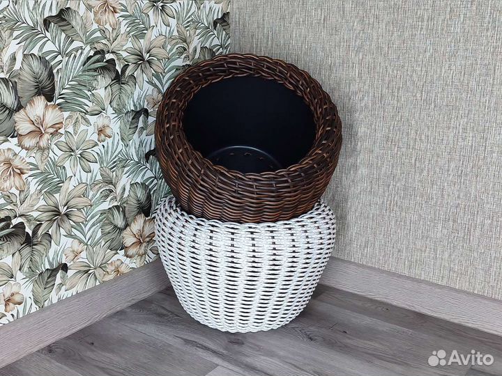Кашпо для цветов из искусственного ротанга