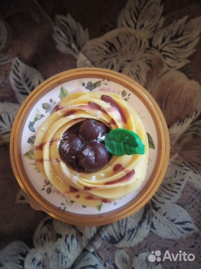 Мыло ручной работы в форме пирожного