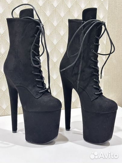 Стрипы ботильоны тройки 37 новые Leecabe