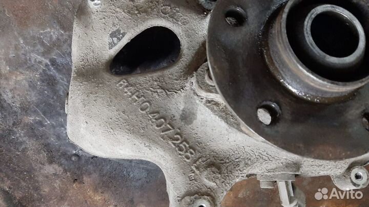 Кулак поворотный правый Audi A8, qu 4.2 2012г