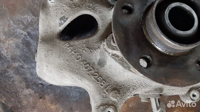 Кулак поворотный правый Audi A8, qu 4.2 2012г