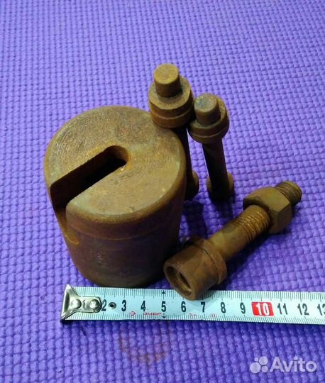 Замок гаражный винтовой