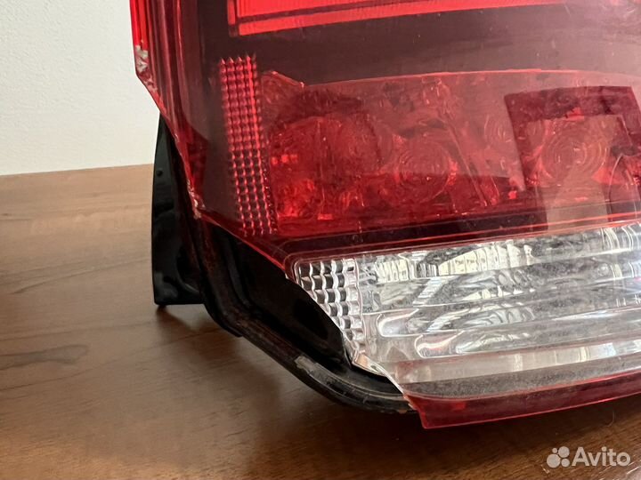 Фонарь задний правый наружний на Mitsubishi